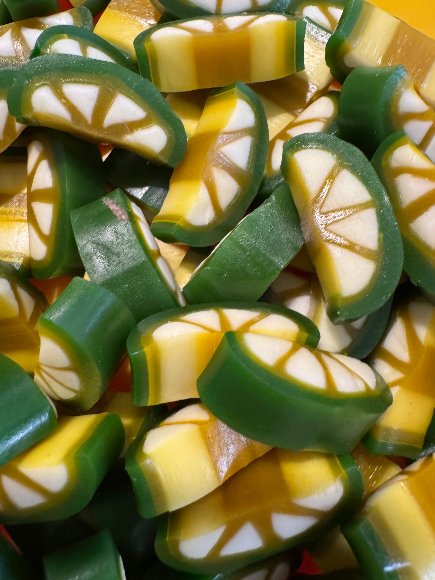PEELABLE FRUIT SLICES & LIQUORICE